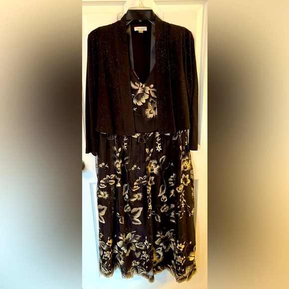 SLNY Black and Gold Sleeveless Dress - Picture 2 of 7